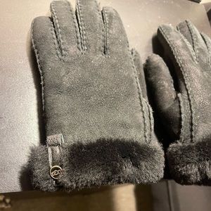 Ugg suede gloves